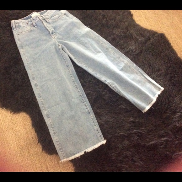 Jeans - Picture 1 of 3